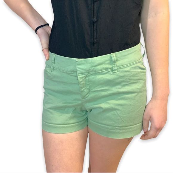 🚨2 for $35🚨 Light Green Khaki Shorts 3" Inseam & Front Pockets - Size 2 - Picture 1 of 10